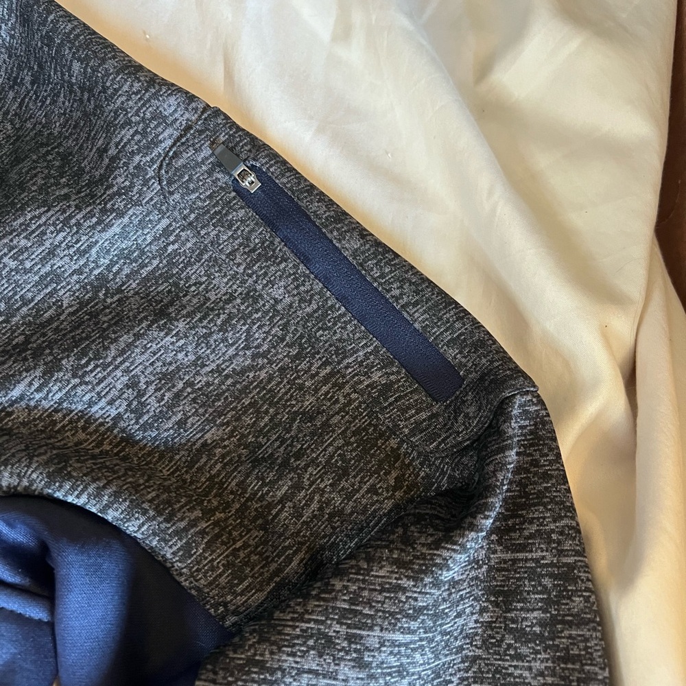 025: PreLoved Colosseum Heather Gray Jacket with Blue Accents U of M Size XL - Picture 5 of 8
